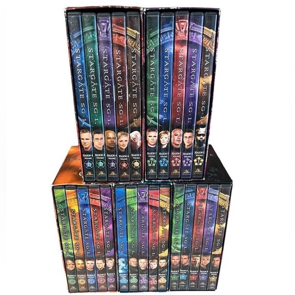 Stargate DVD box set seasons 4,5,6,7,8 - Picture 1 of 12